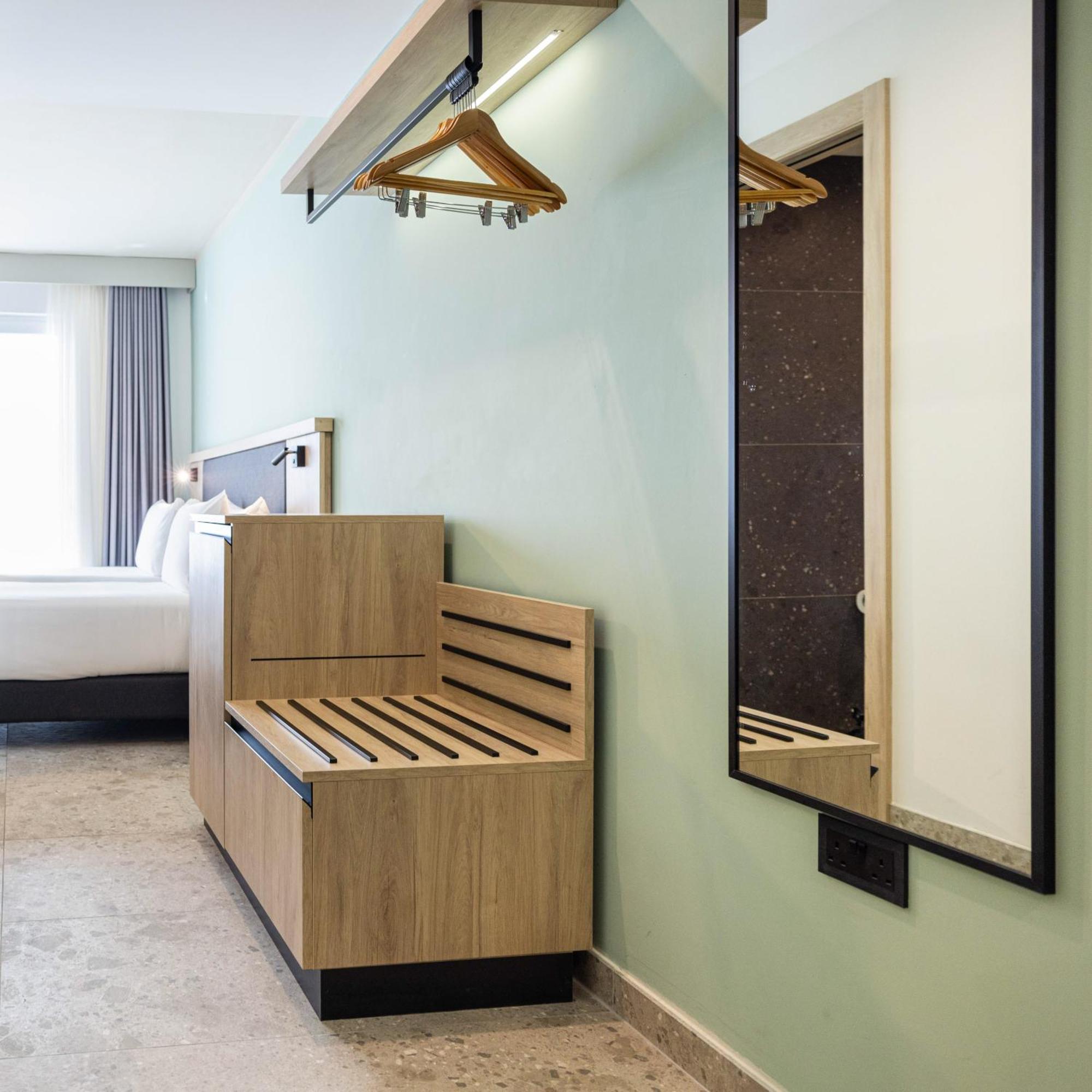 Hotel Levante St Julian'S, Affiliated By Melia Saint Julian's Bagian luar foto